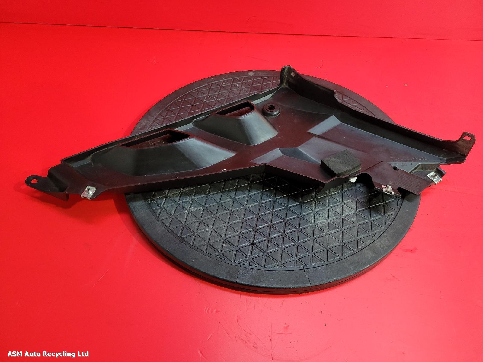View Auto part Side Panel Left Yamaha Mt 125 2016
