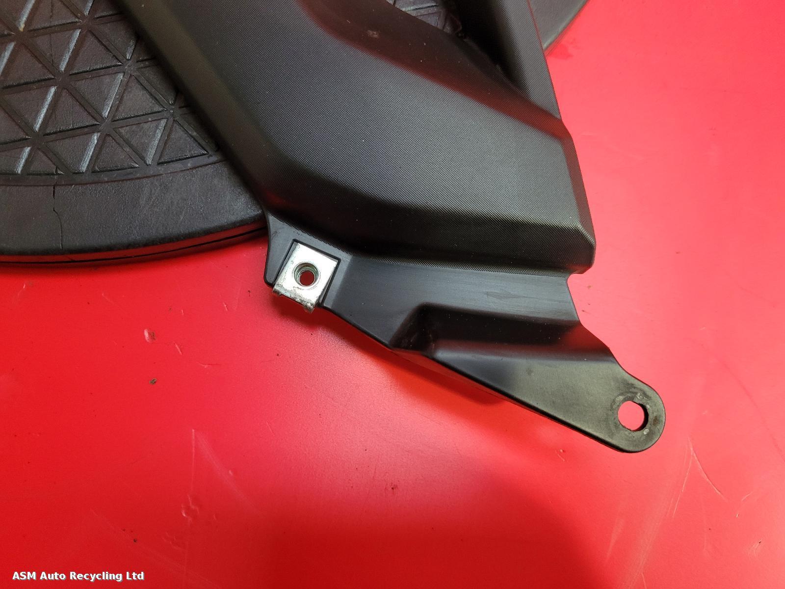 View Auto part Side Panel Left Yamaha Mt 125 2016