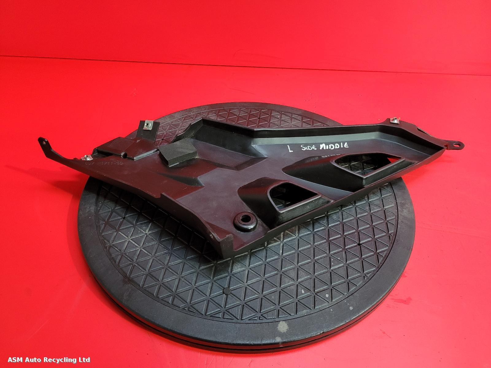 View Auto part Side Panel Left Yamaha Mt 125 2016