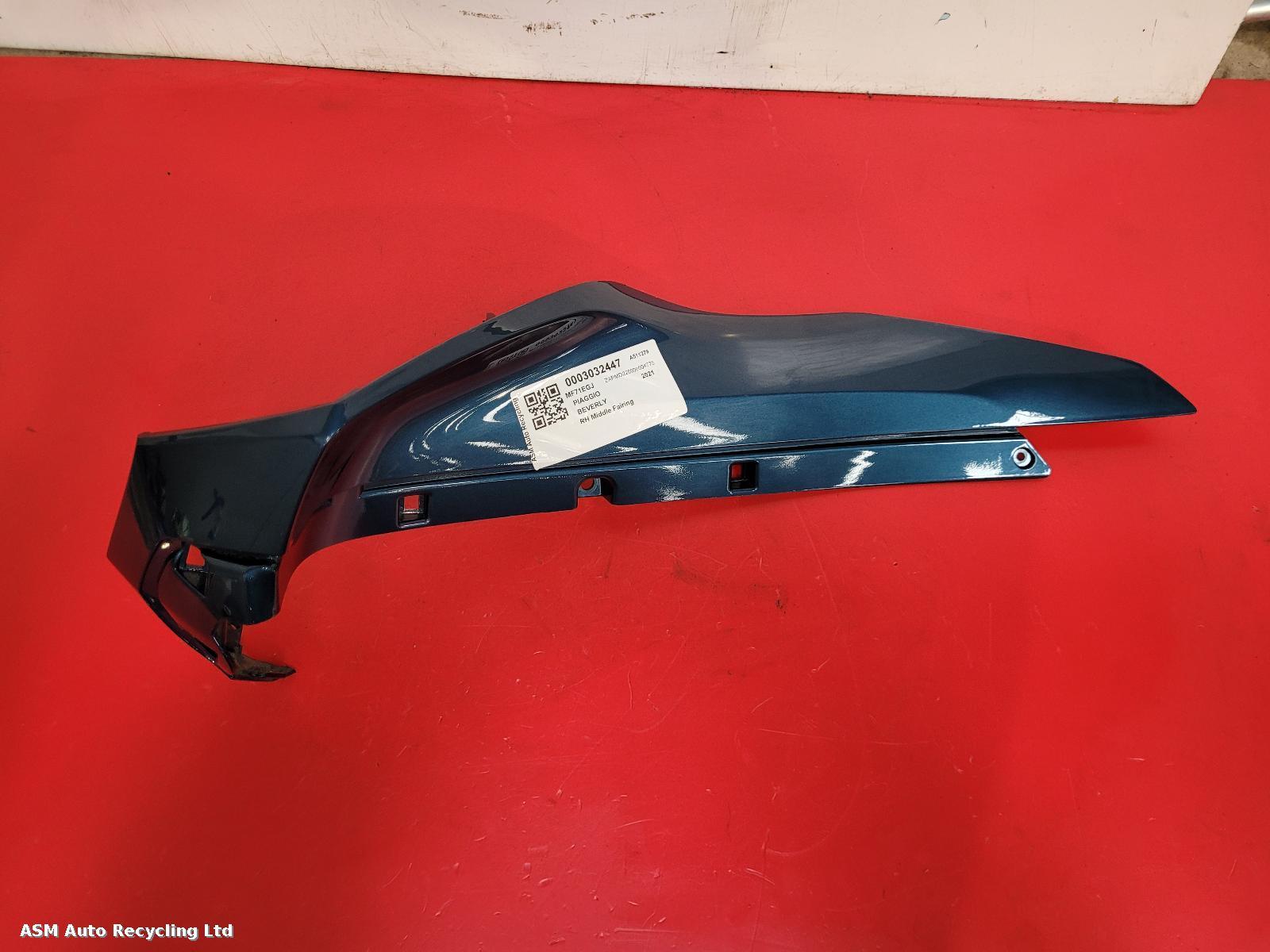 View Auto part RH Middle Fairing Piaggio Beverly 2021
