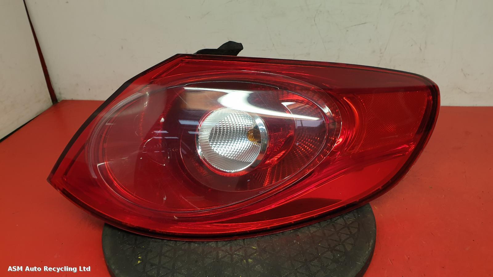 View Auto part R Taillight Volkswagen Passat Cc 2010