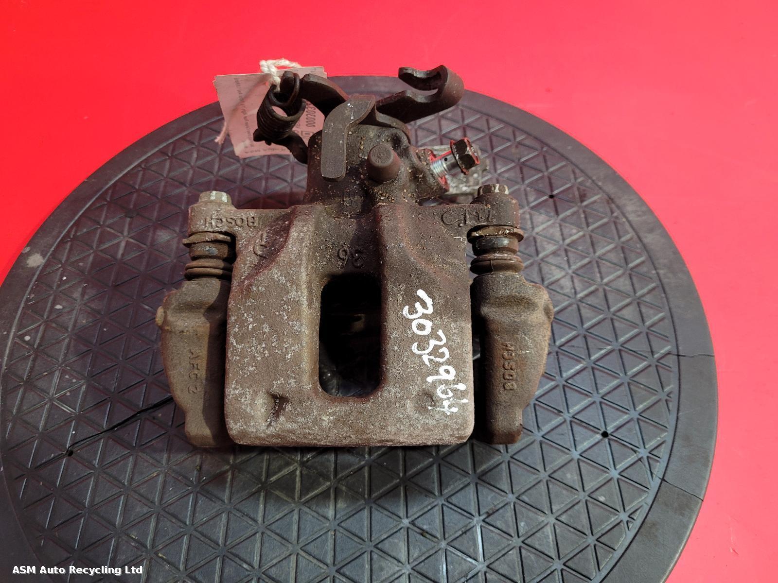 View Auto part Caliper Toyota Auris 2015