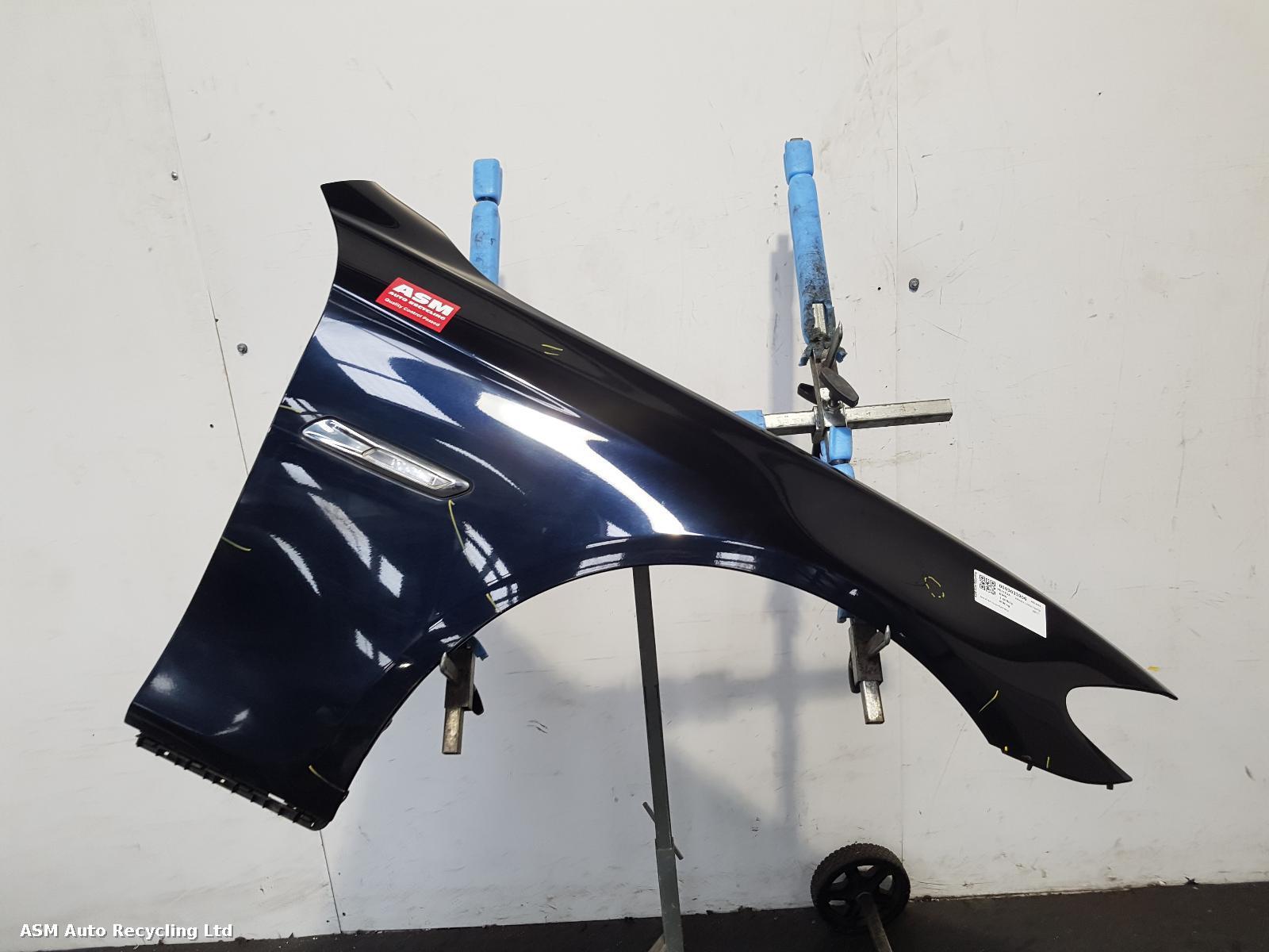 View Auto part R Wing Bmw 5 Series 2011