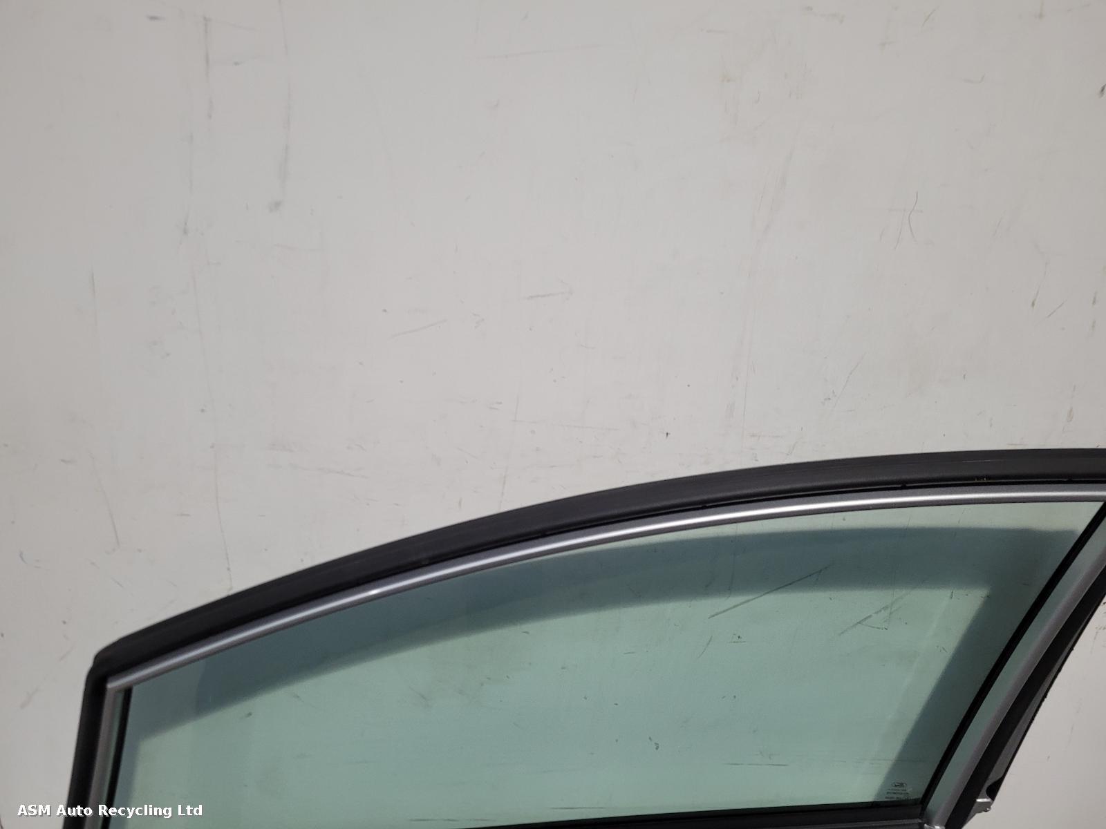 View Auto part R Rear Door Honda Crv 2008