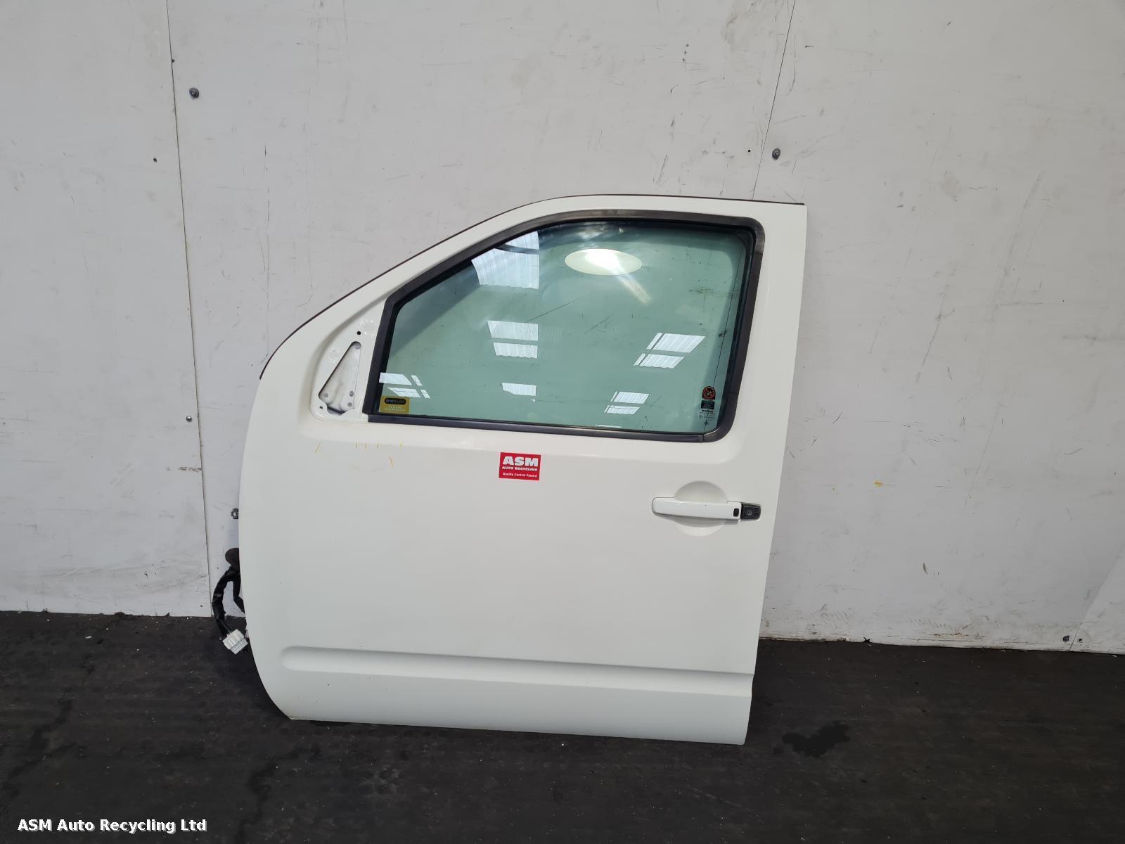 View Auto part L Front Door Nissan Pathfinder 2006