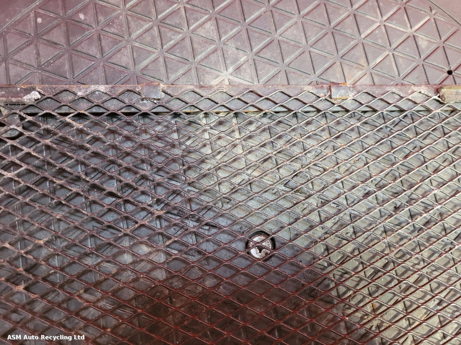 View Auto part Grille Suzuki Gsf 2009