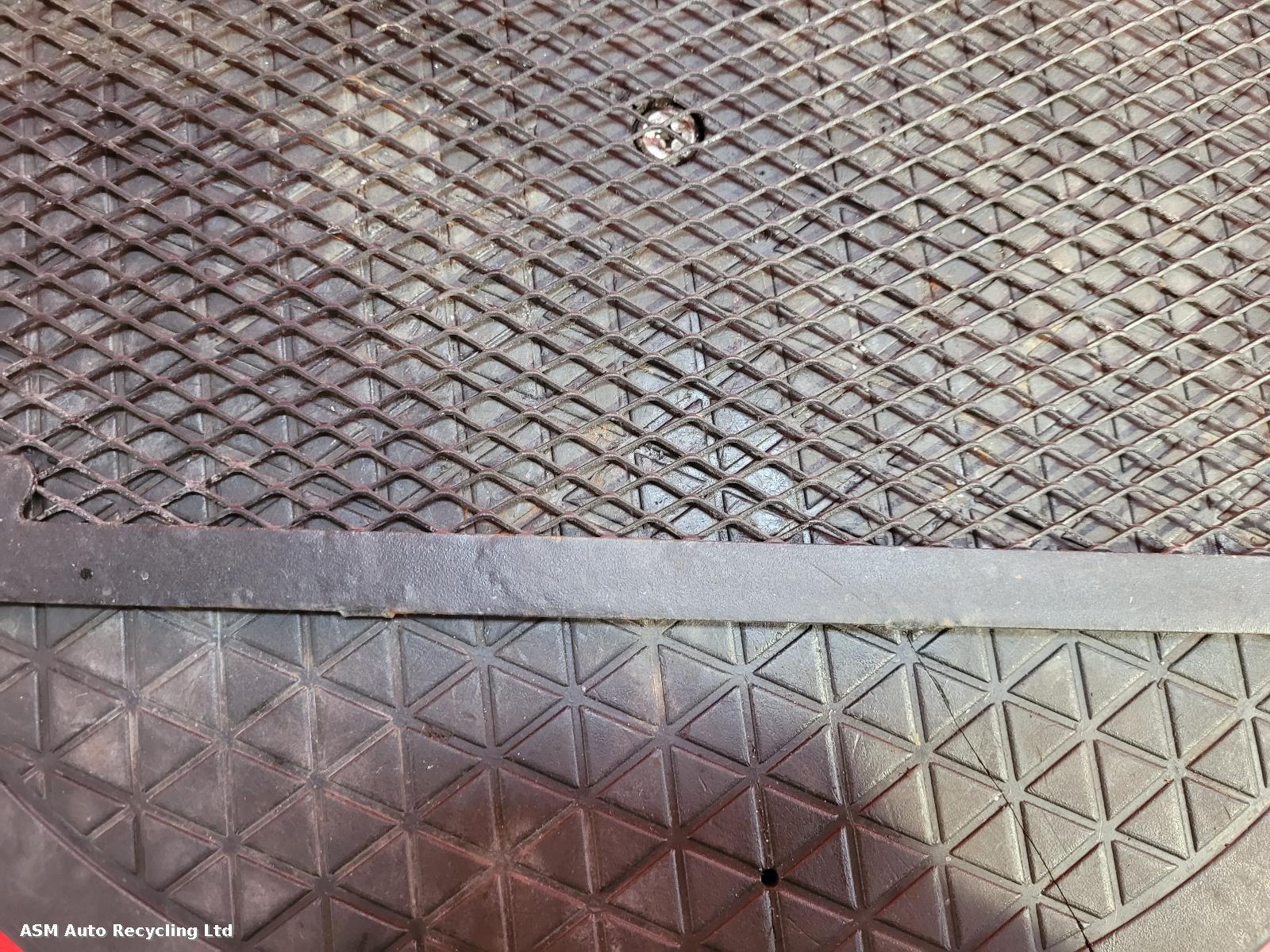 View Auto part Grille Suzuki Gsf 2009