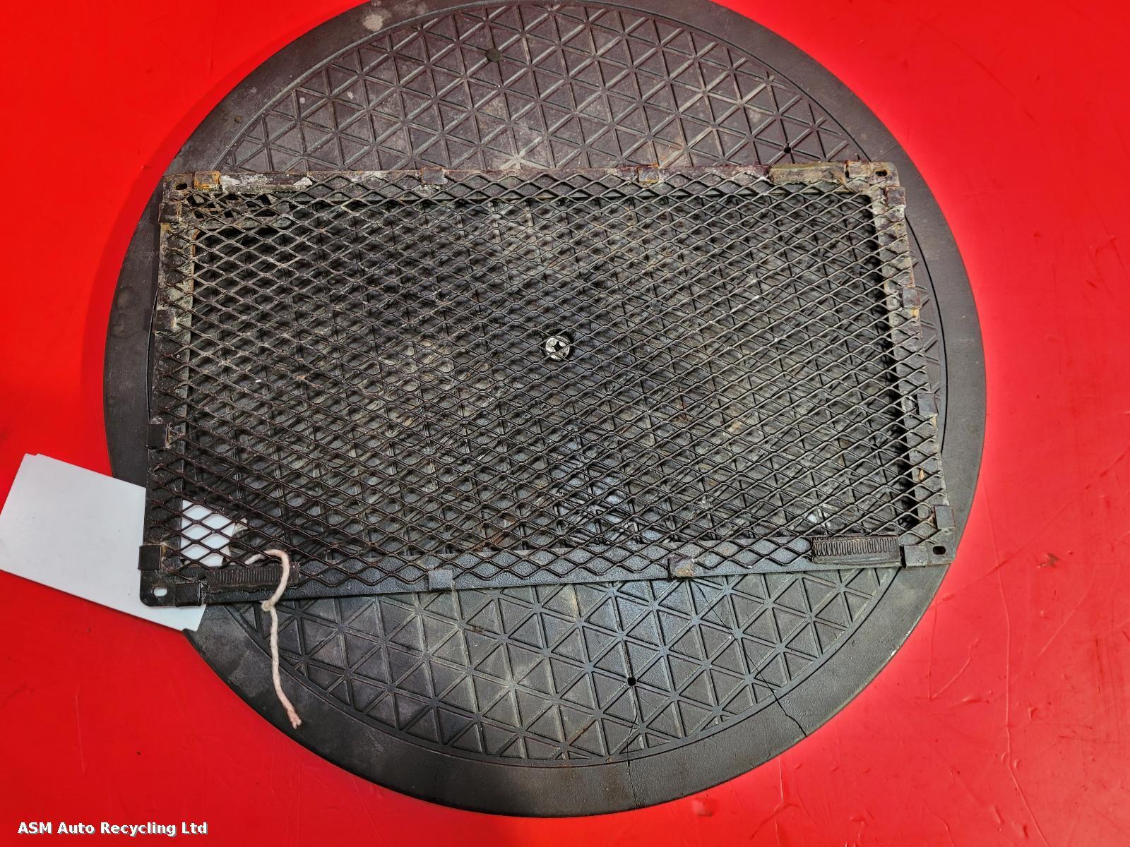 View Auto part Grille Suzuki Gsf 2009