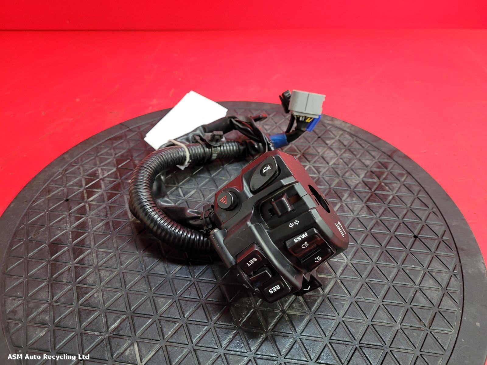 View Auto part LH Switch Gear Yamaha Tracer 9 2021