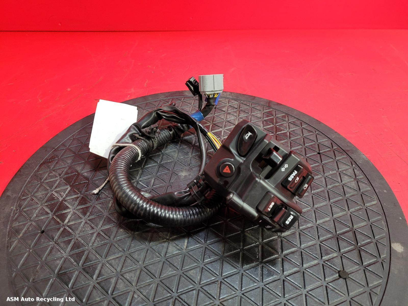 View Auto part LH Switch Gear Yamaha Tracer 9 2021