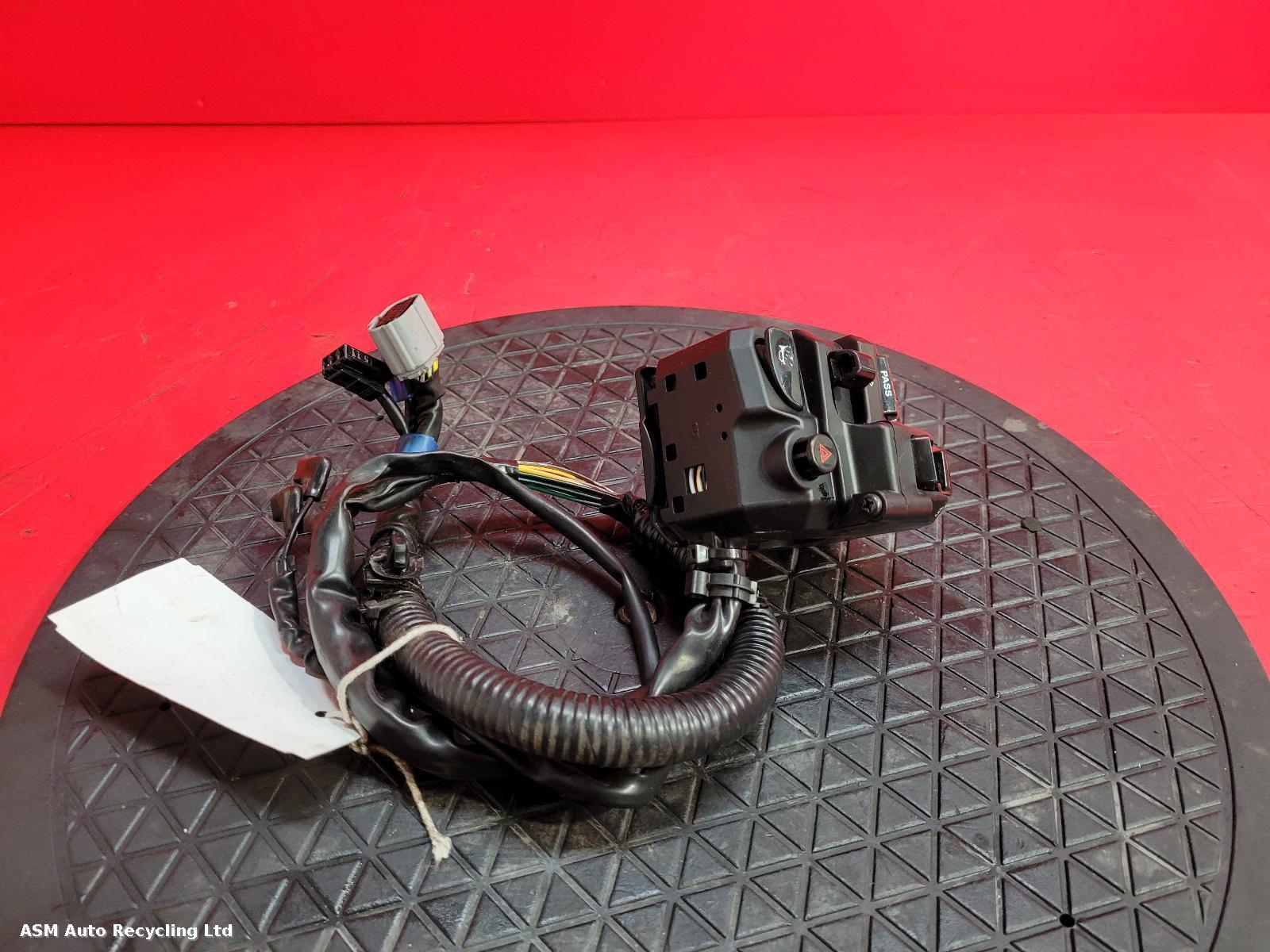 View Auto part LH Switch Gear Yamaha Tracer 9 2021