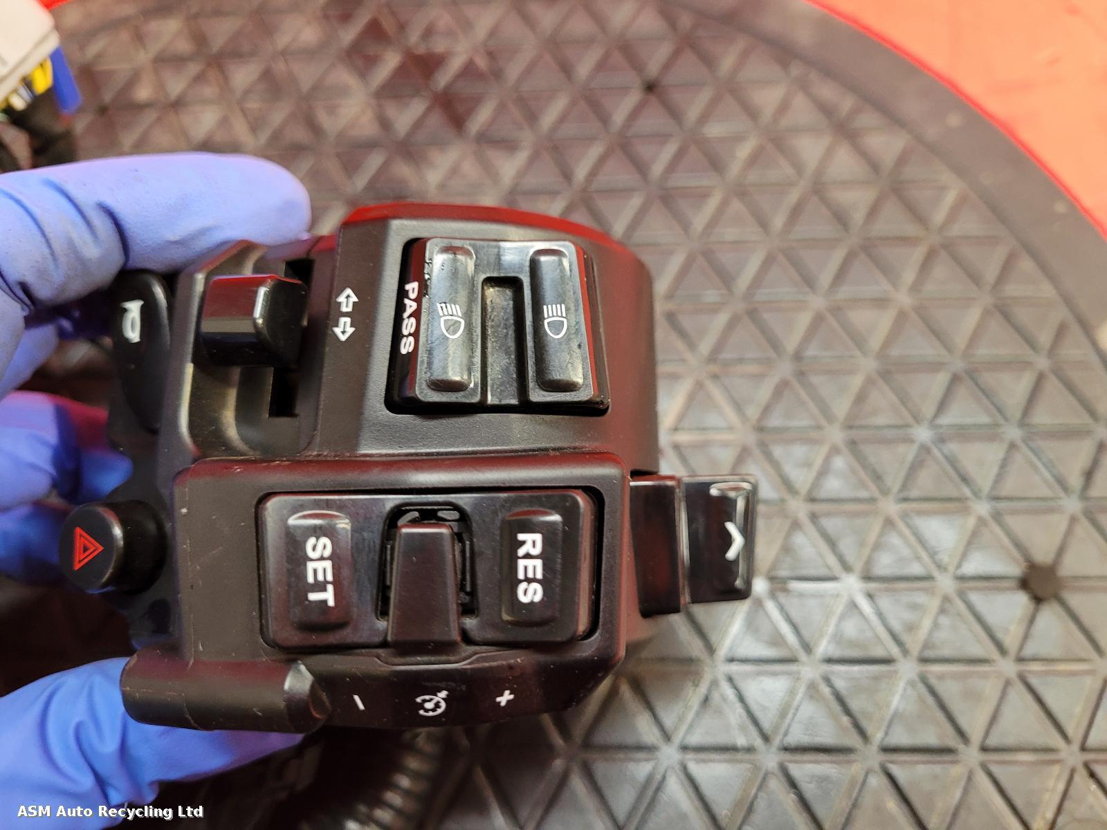 View Auto part LH Switch Gear Yamaha Tracer 9 2021