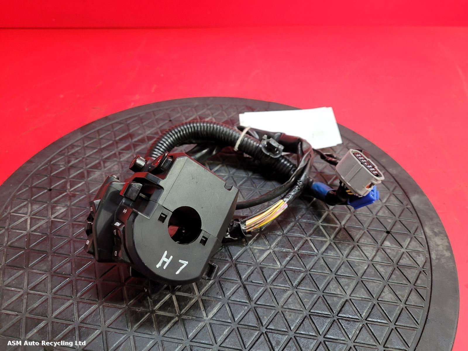 View Auto part LH Switch Gear Yamaha Tracer 9 2021