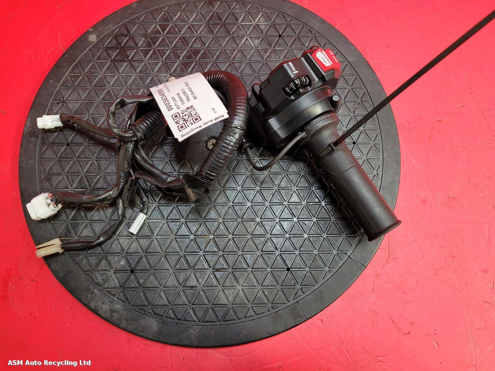 View Auto part RH Switch Gear Yamaha Tracer 9 2021
