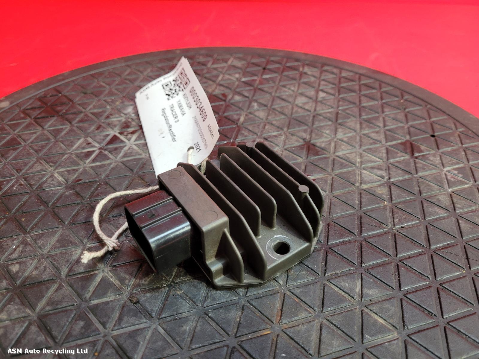 View Auto part Regulator/Rectifier Yamaha Tracer 9 2021