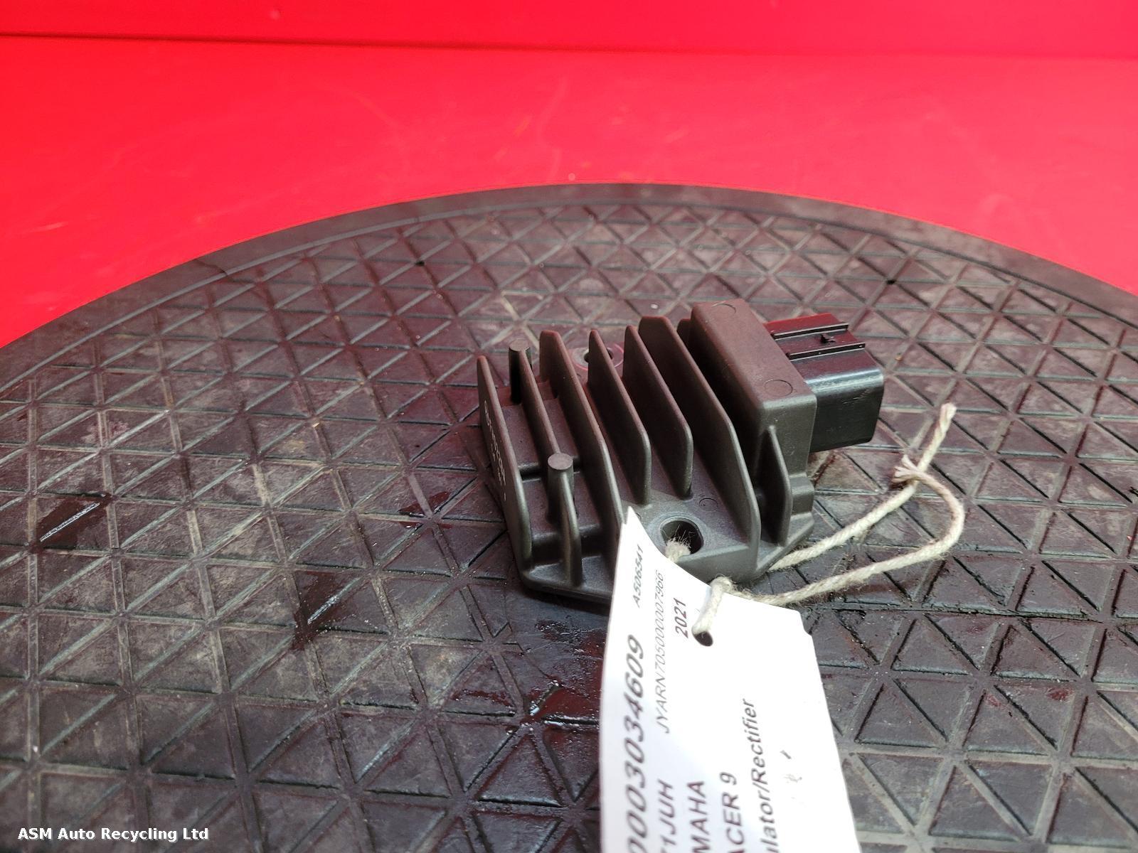 View Auto part Regulator/Rectifier Yamaha Tracer 9 2021