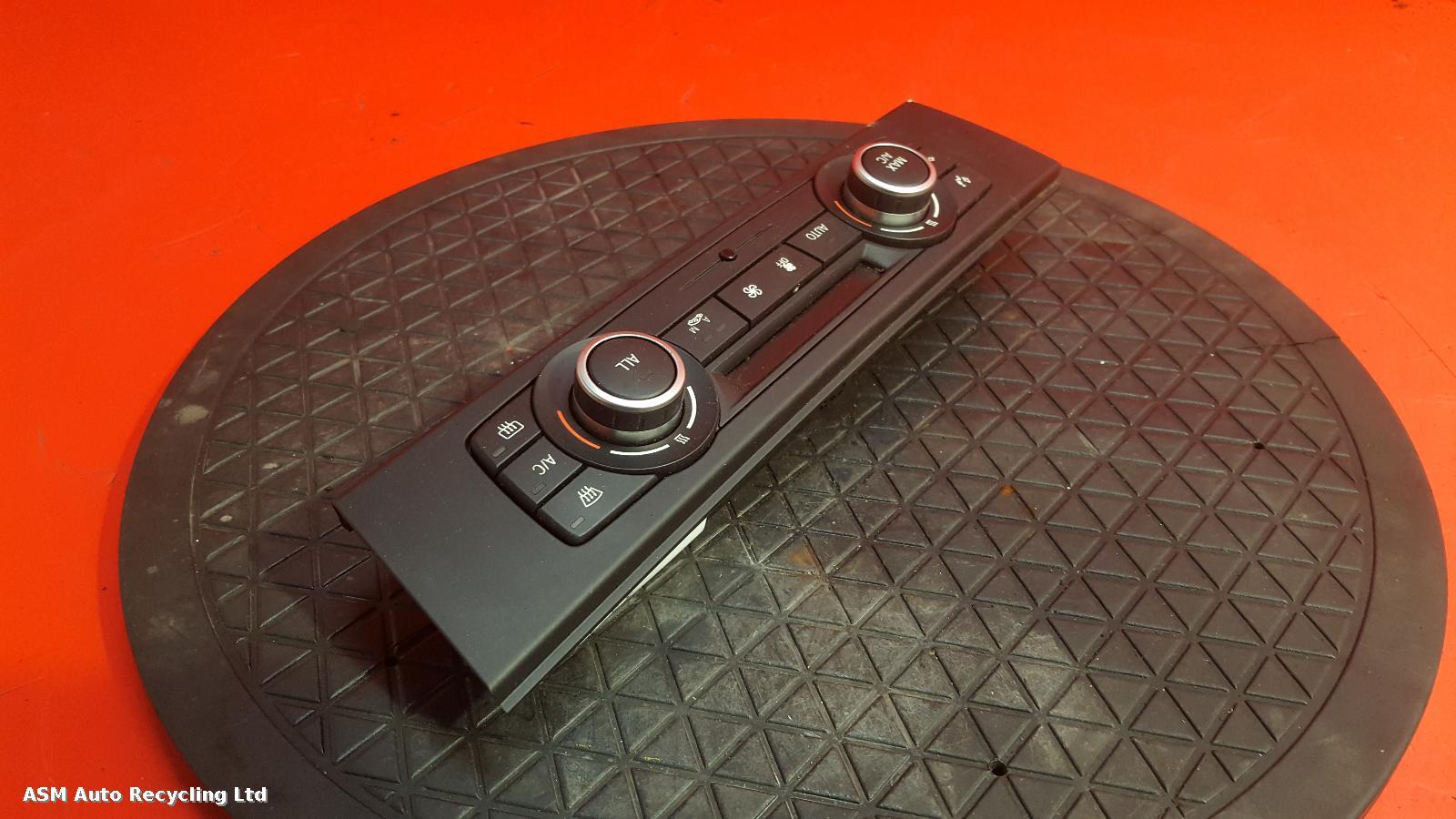 View Auto part Heater/AC Controller Bmw 3 Series 2013