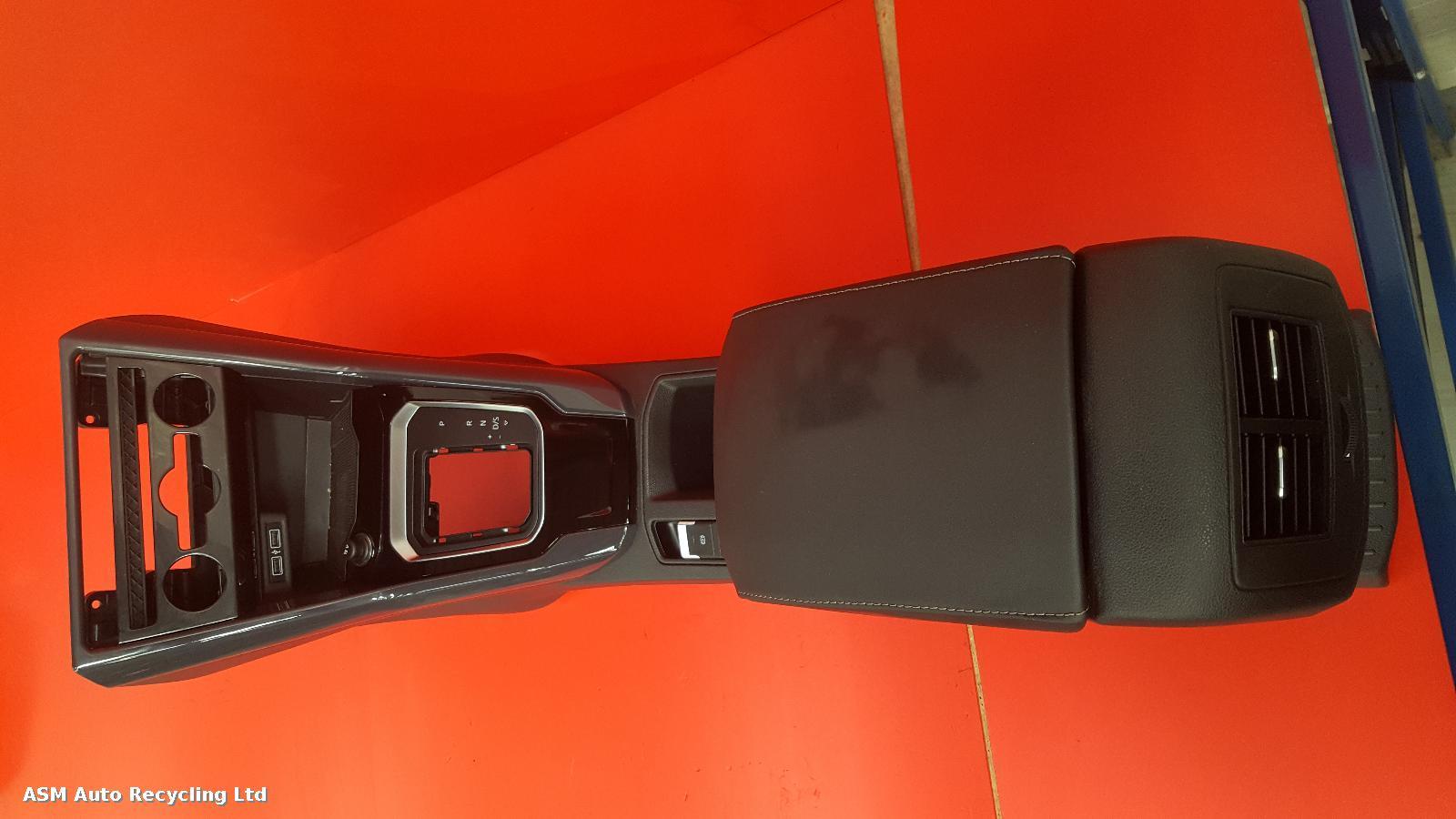View Auto part Console Volkswagen T-roc 2019