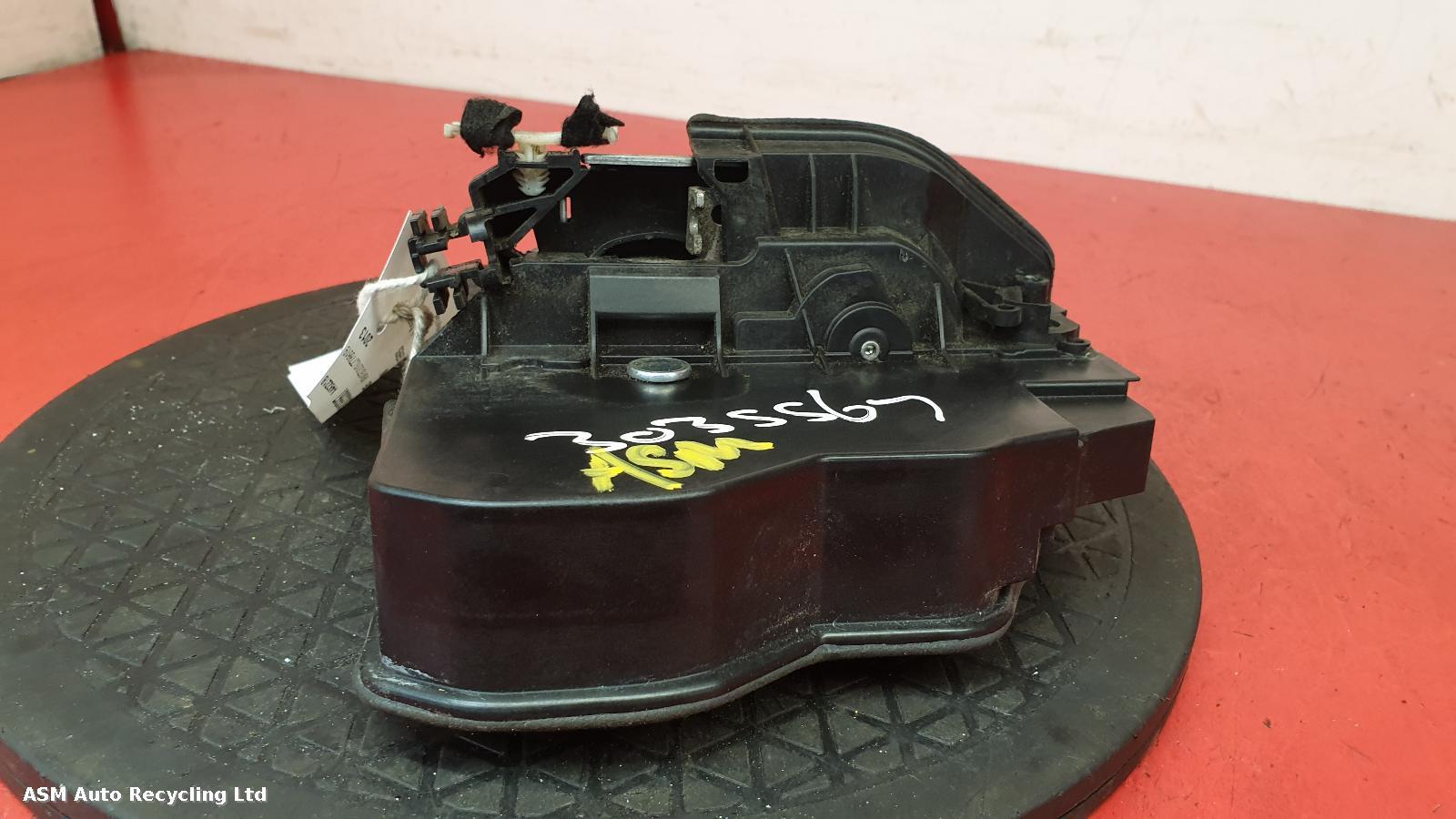 View Auto part Door Lock Assembly Bmw 1 Series 2013