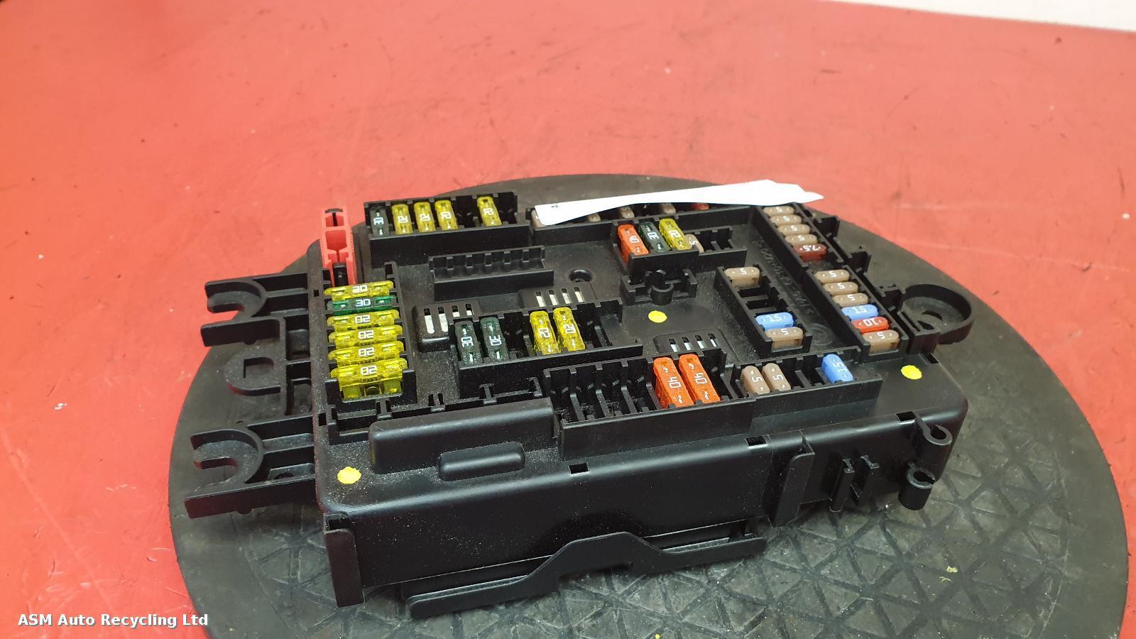 View Auto part Fuse Box Bmw 1 Series 2013