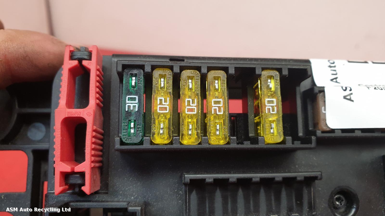 View Auto part Fuse Box Bmw 1 Series 2013
