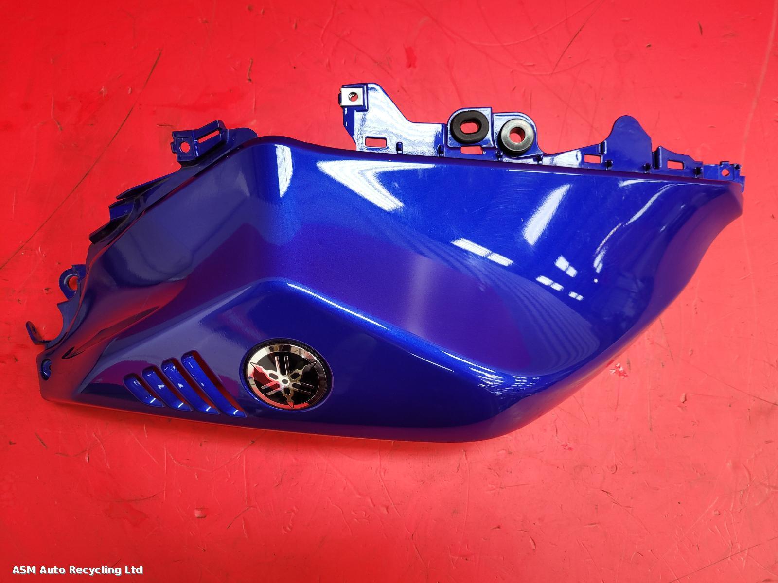View Auto part Tank Trim Yamaha Yzf R7 2023