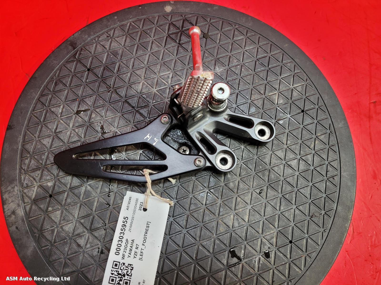 View Auto part Left Footrest Yamaha Yzf R7 2023