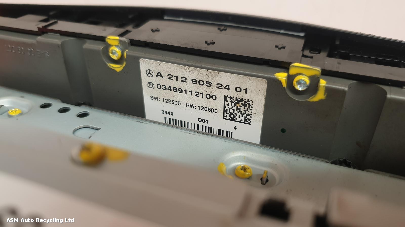 View Auto part CD Changer Mercedes E Class 2014