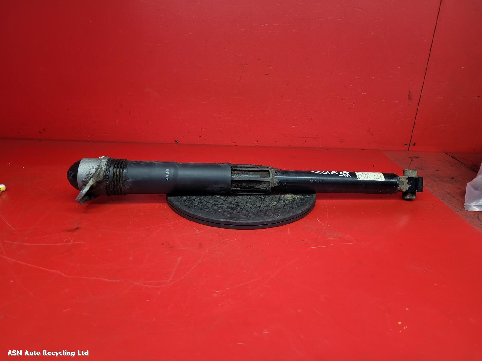 View Auto part LR Strut Volkswagen Golf 2020
