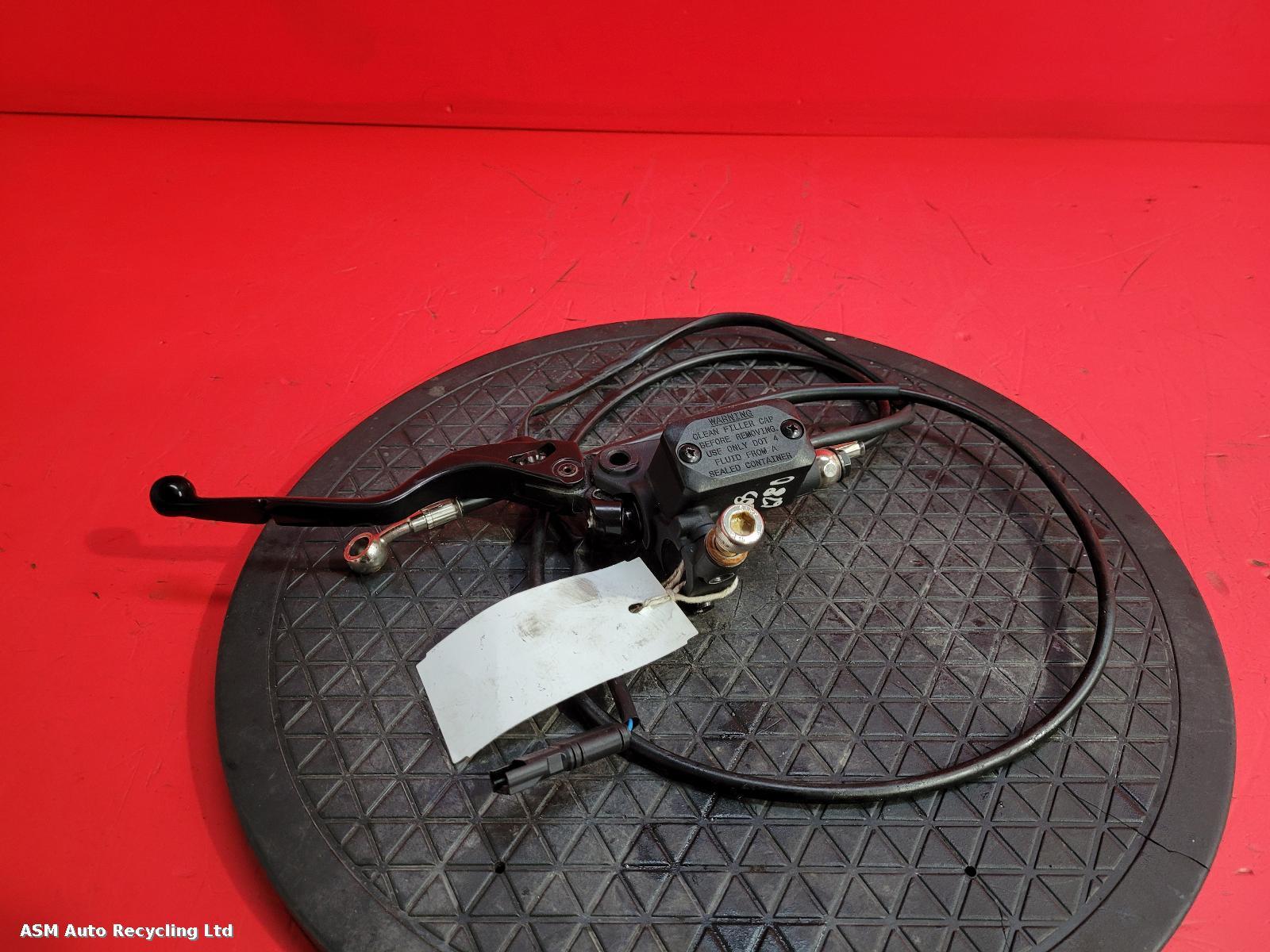 View Auto part Clutch Master Cylinder Ducati Scrambler 1100 2018