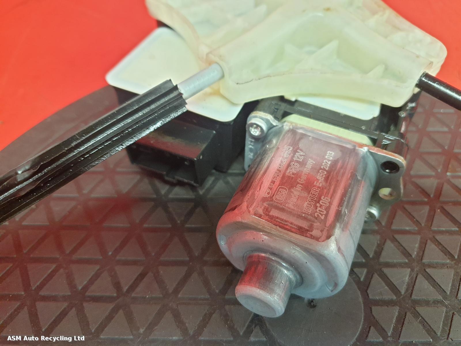 View Auto part LR Window Regulator Seat Arona 2020