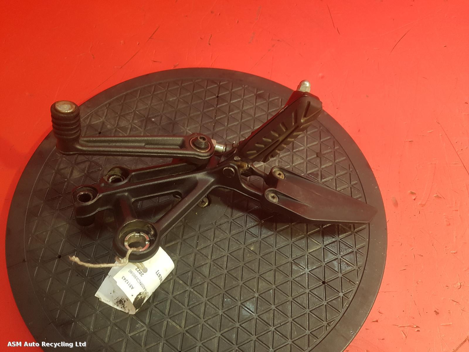 View Auto part Right Footrest Ktm 125 Duke 2022