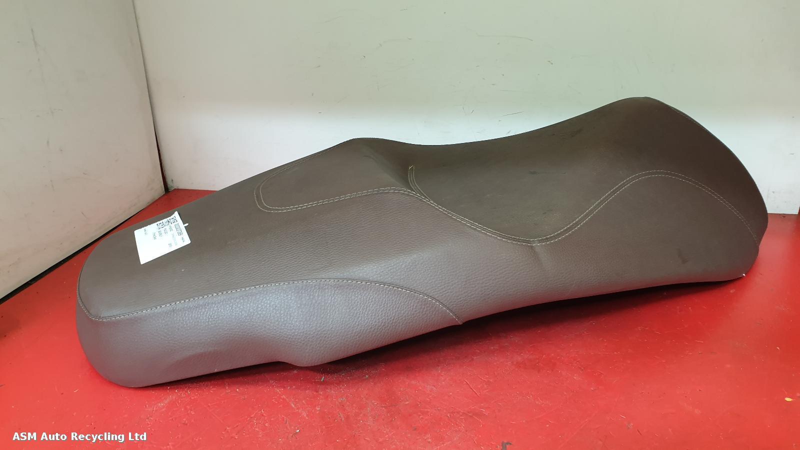 View Auto part Front Seat Piaggio Beverly 2019