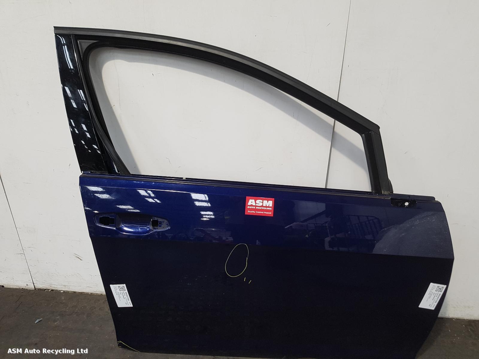 View Auto part R Front Door Volkswagen Golf 2020