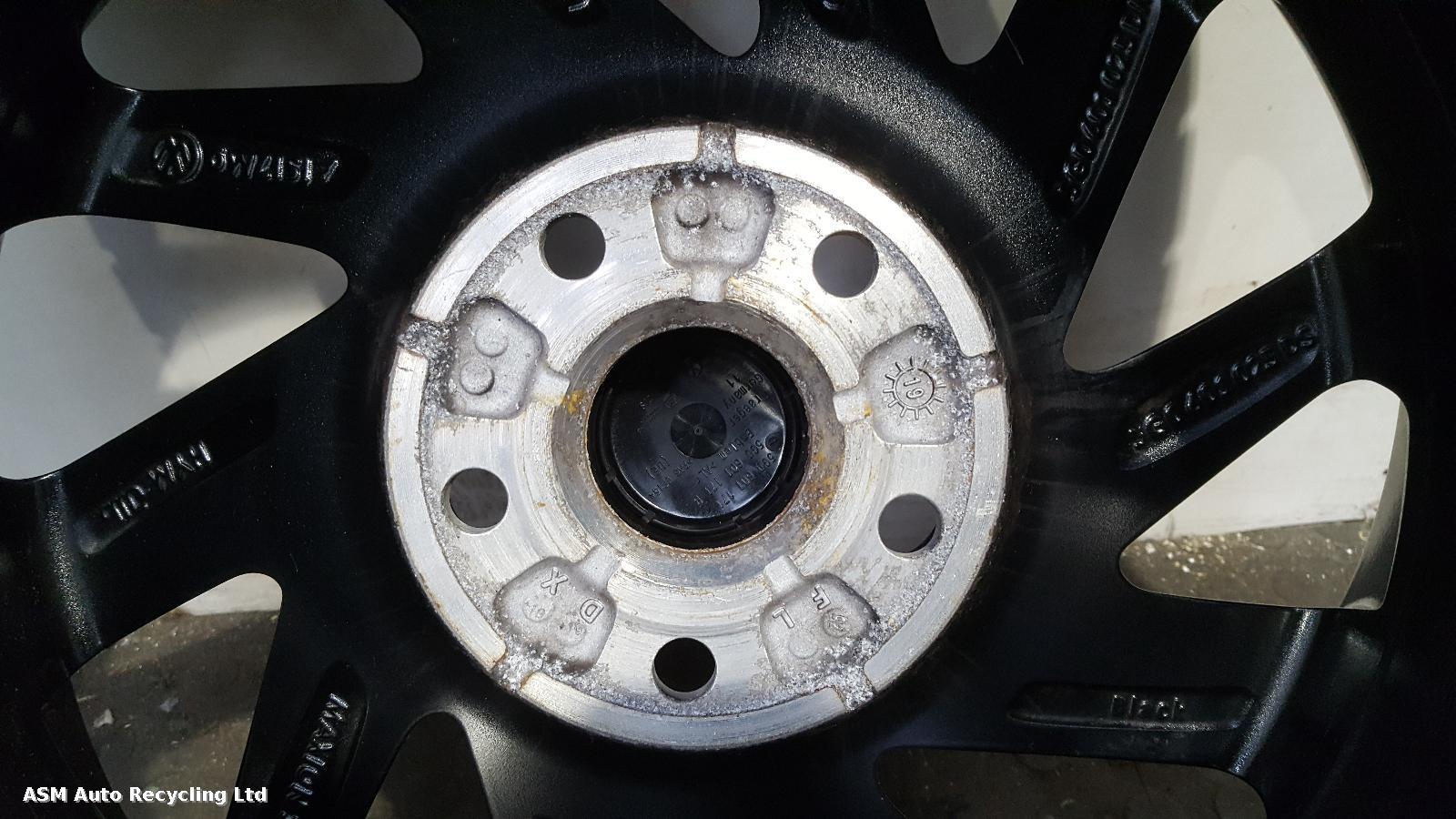 View Auto part Wheel Set Volkswagen Golf 2020