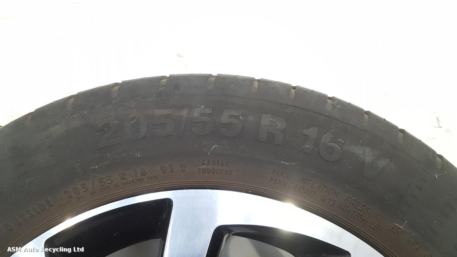 View Auto part Wheel Set Volkswagen Golf 2020