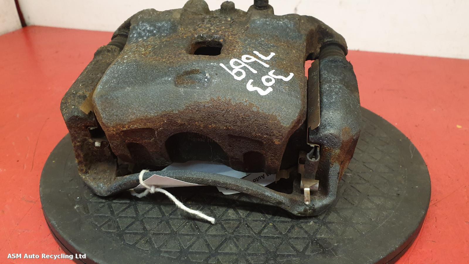 View Auto part Caliper Nissan Pulsar 2015
