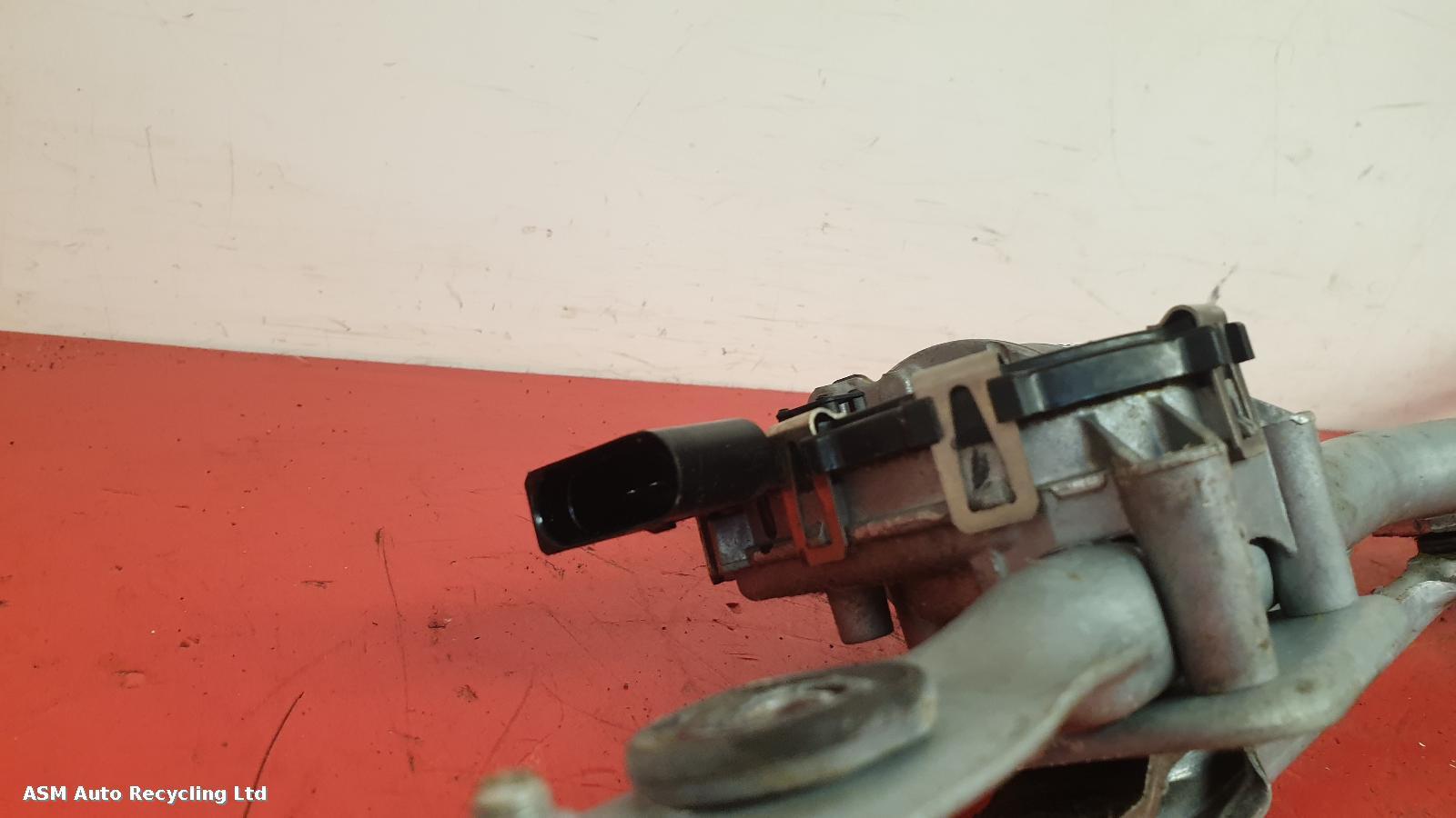 View Auto part Wiper Motor Front Nissan Pulsar 2015