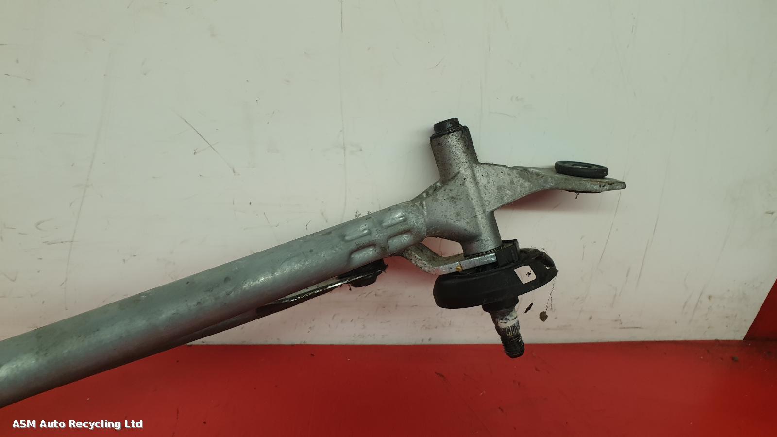View Auto part Wiper Motor Front Nissan Pulsar 2015