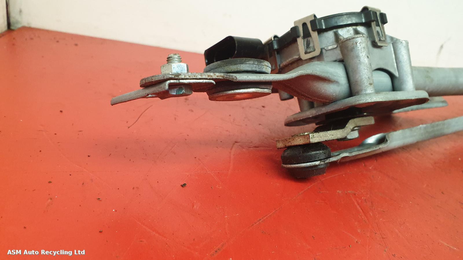 View Auto part Wiper Motor Front Nissan Pulsar 2015