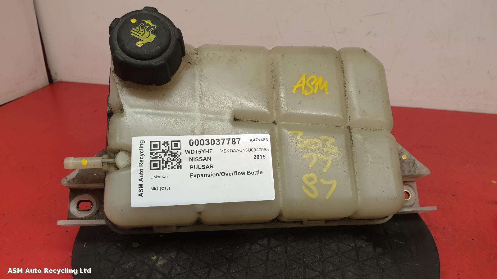 View Auto part Overflow Bottle Nissan Pulsar 2015