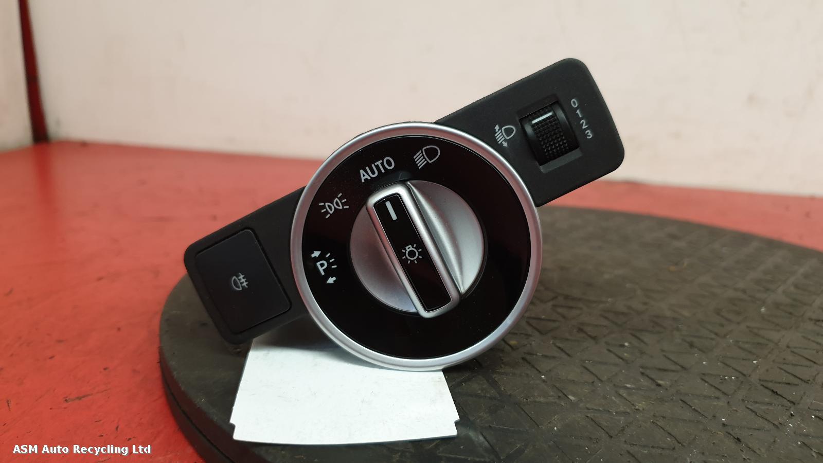 View Auto part Headlight Switch Mercedes C Class 2013