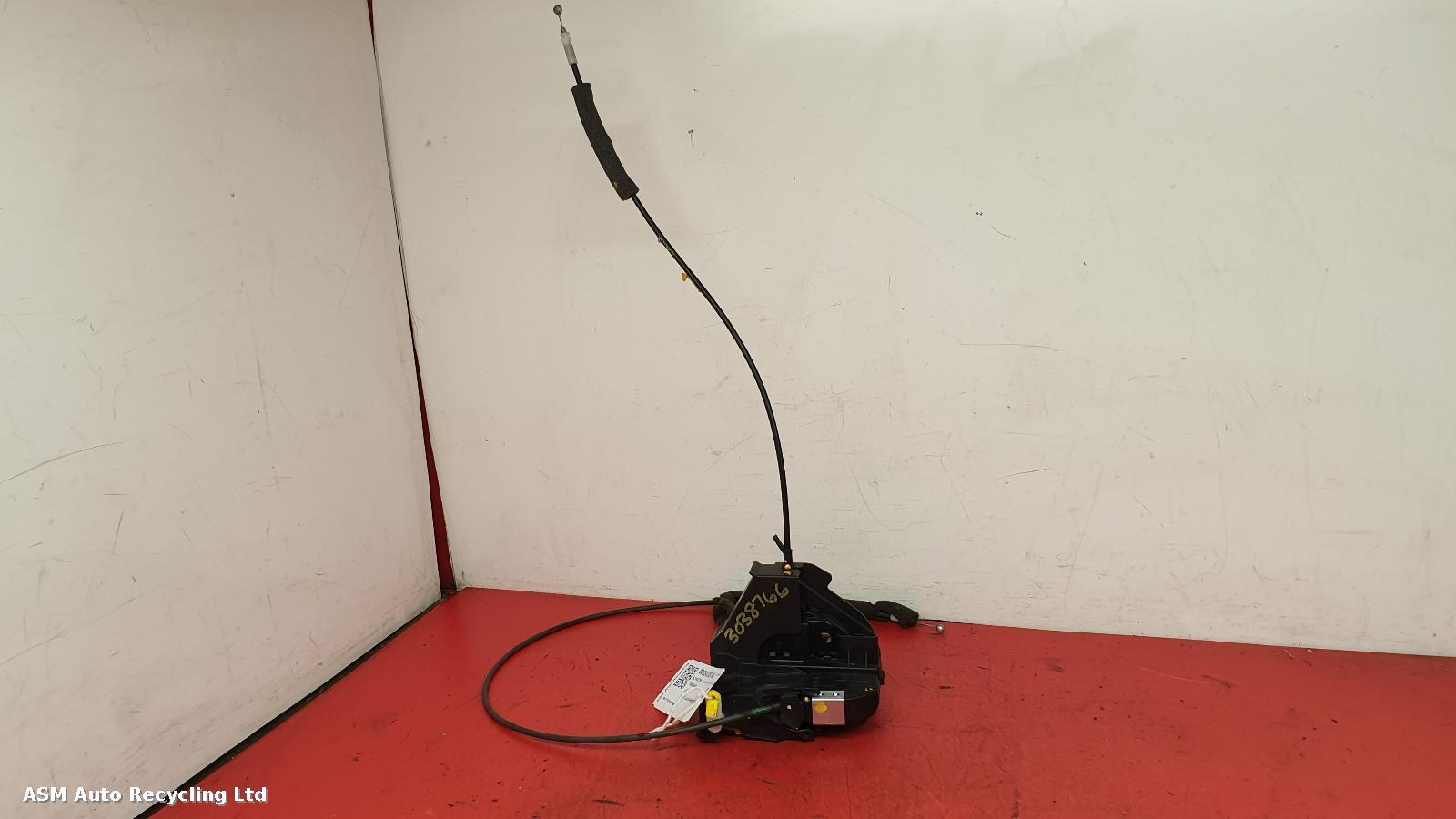 View Auto part Door Lock Assembly Nissan Juke 2014