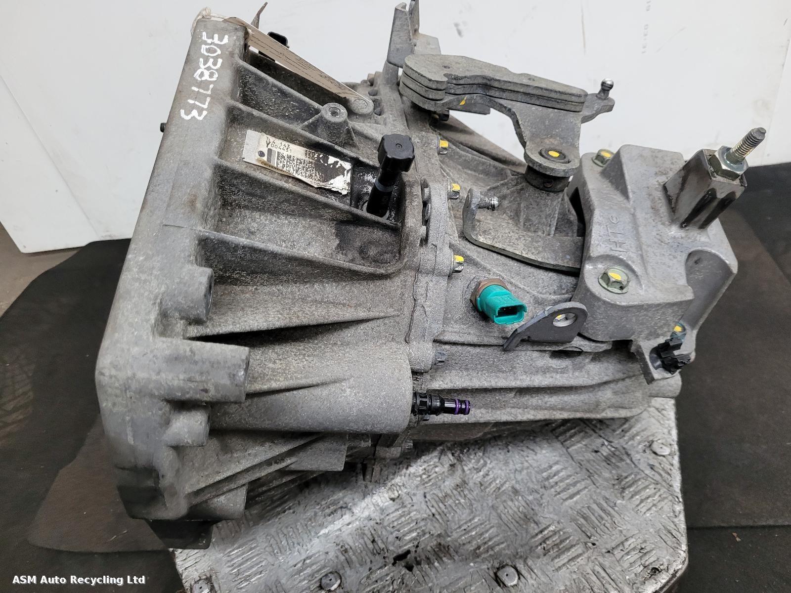 View Auto part Gearbox Nissan Juke 2014