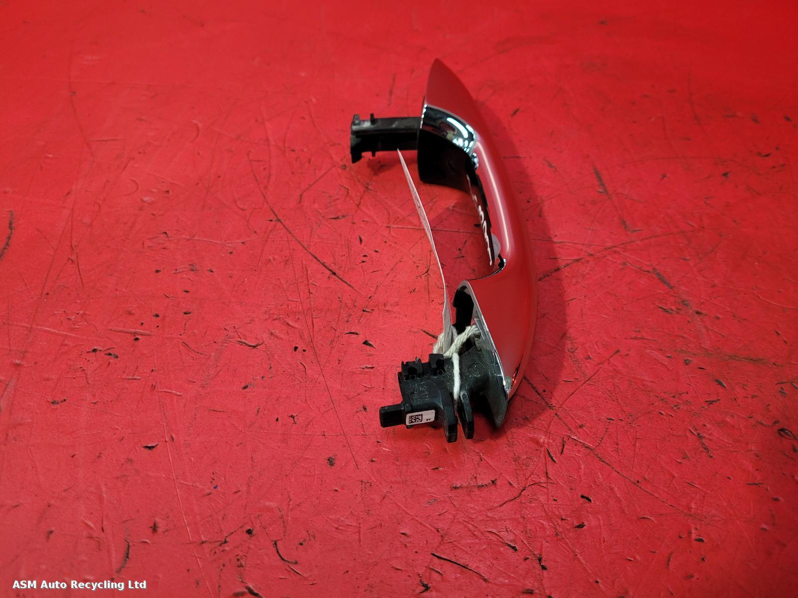 View Auto part Door Handle Mercedes C Class 2014