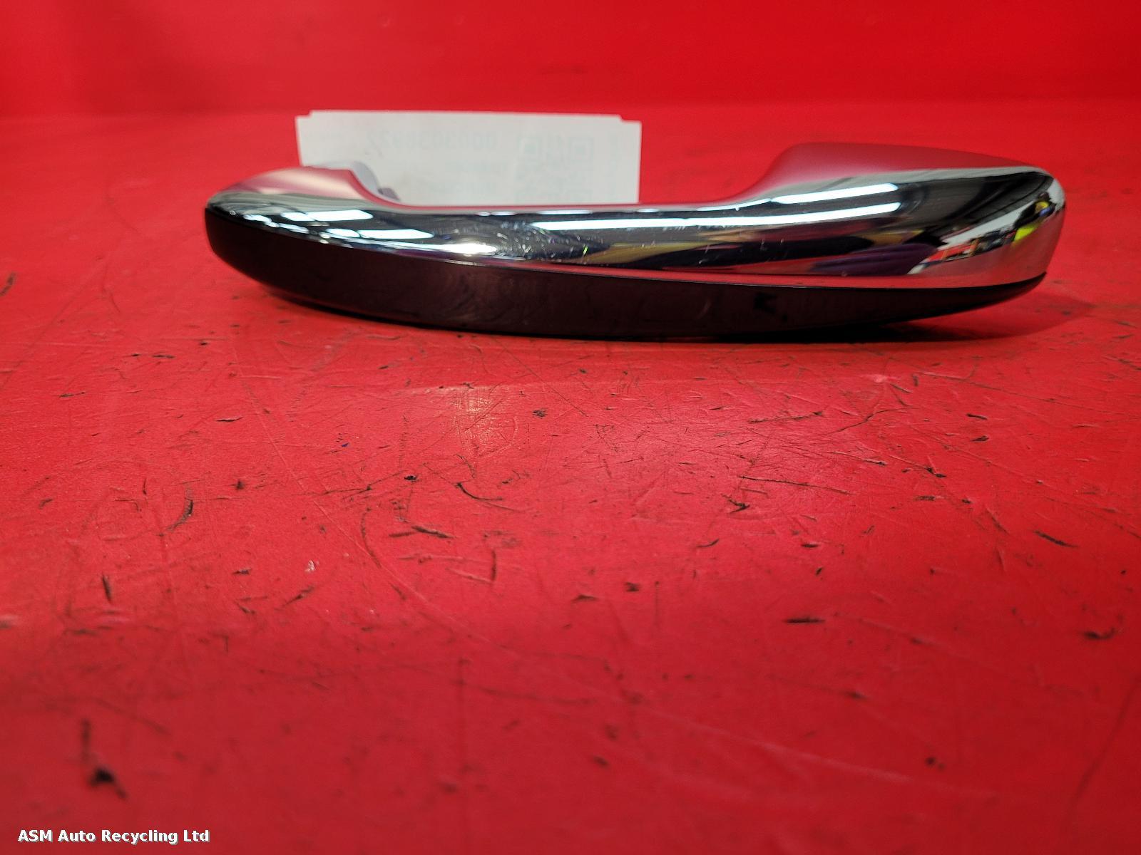 View Auto part Door Handle Mercedes C Class 2014