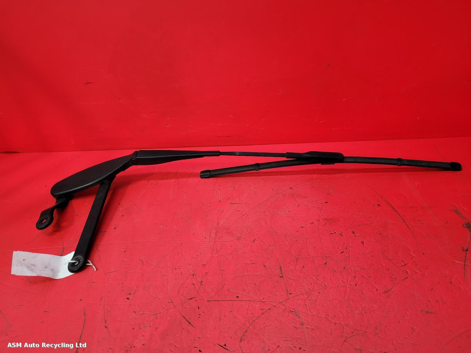 View Auto part Wiper Arm Mercedes C Class 2014