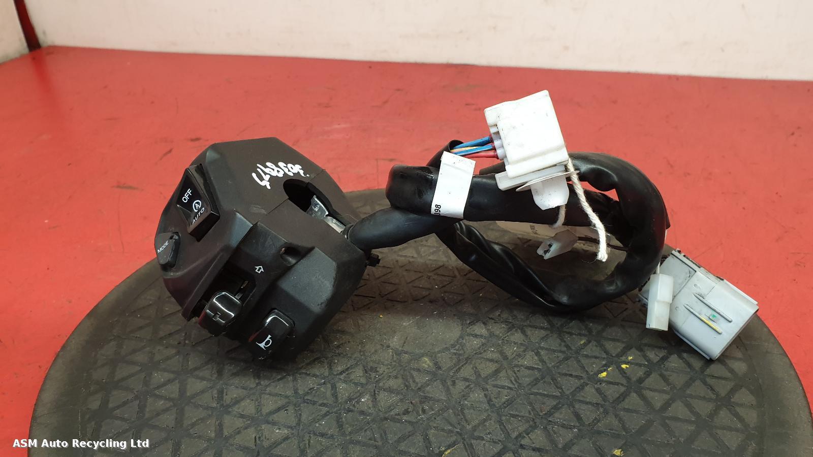 View Auto part LH Switch Gear Aprilia Sr 125 2022