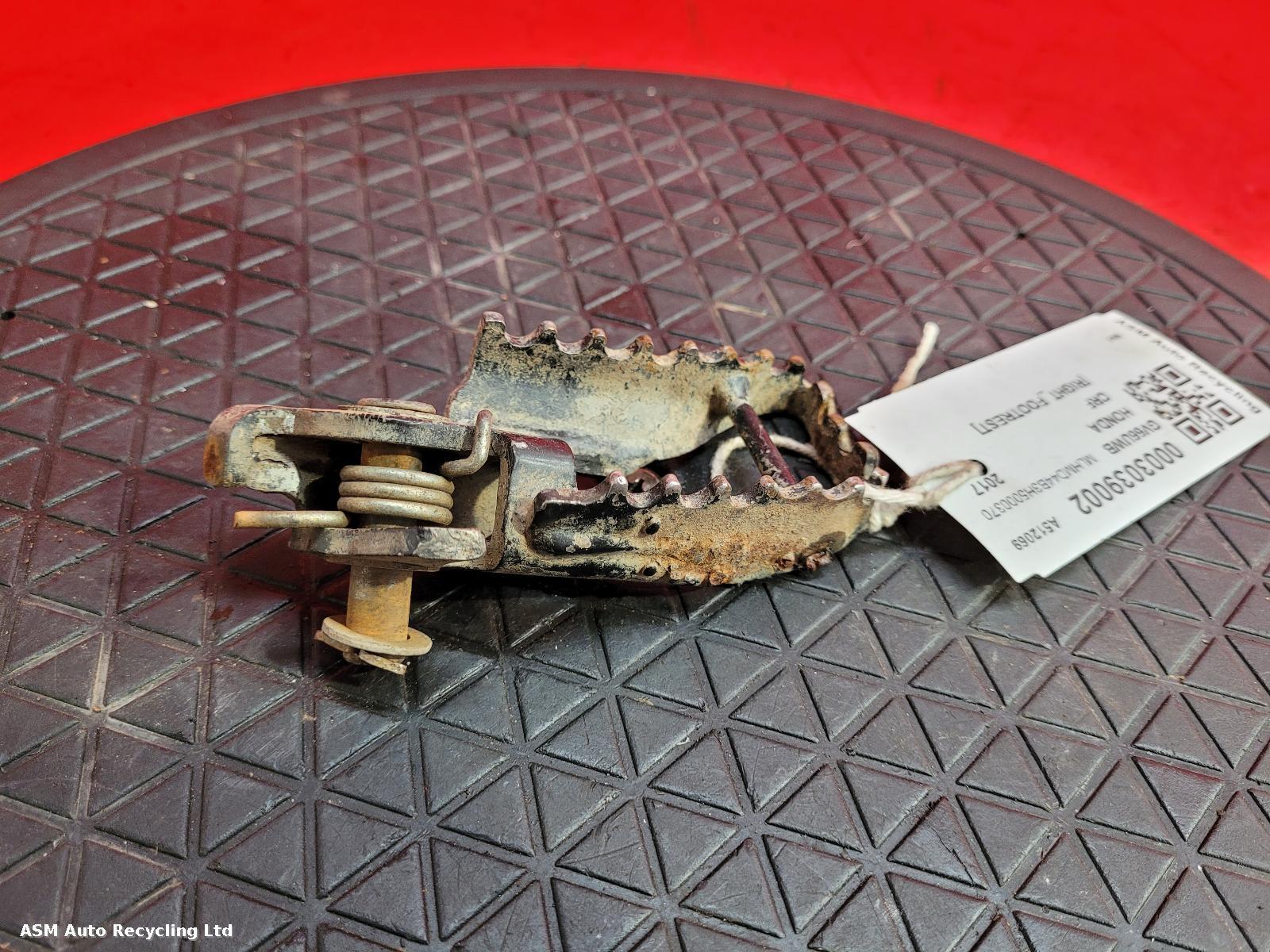 View Auto part Right Footrest Honda Crf 250 Rla-h 2017