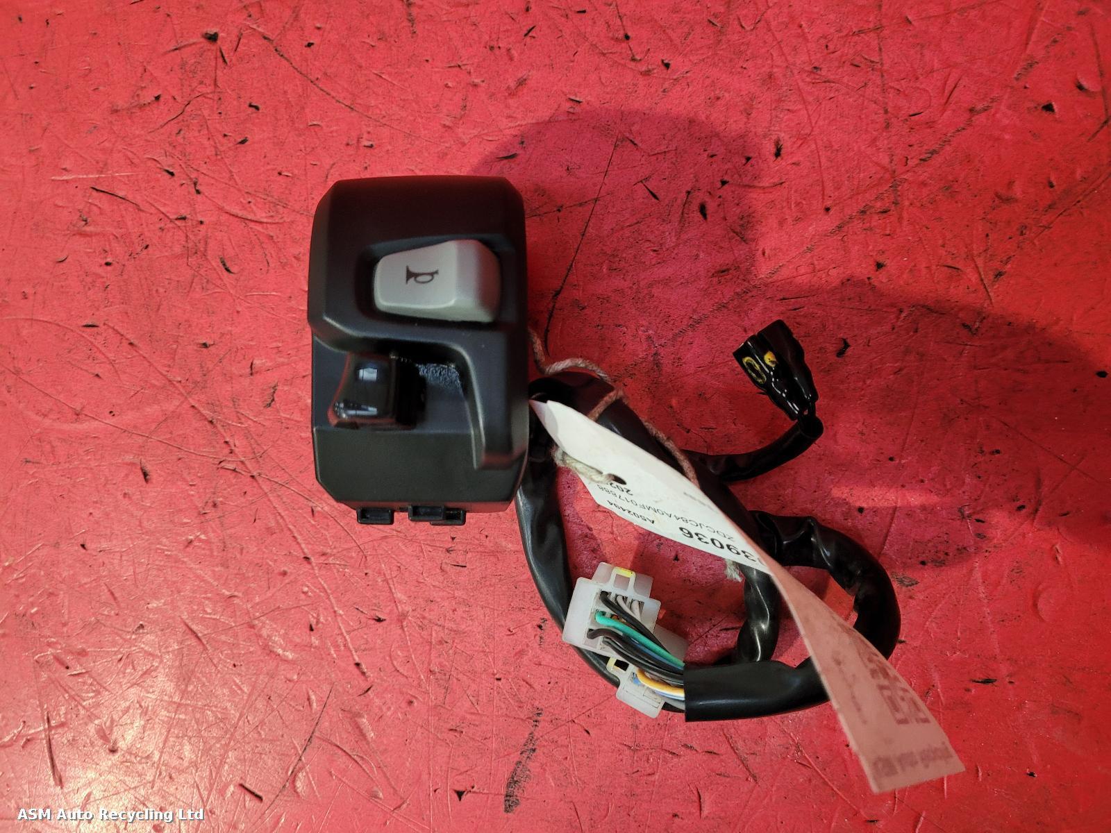 View Auto part LH Switch Gear Honda Cbf125 2023